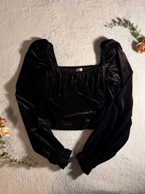 C & V Chelsea and Violet Black Velvet Long Sleeve Top